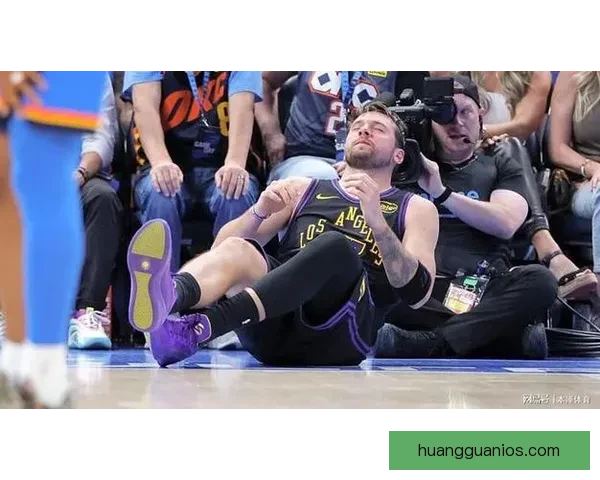 东契奇腿筋重伤或赛季报销湖人冲击季后赛前景蒙上阴影 东契奇腿筋重伤或赛季报销湖人冲击季后赛前景蒙上阴影